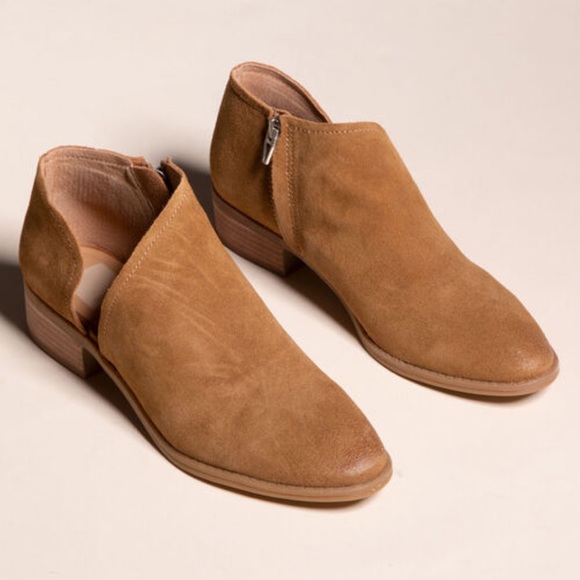 NWT Dolce Vita Tan Booties - Picture 2 of 7